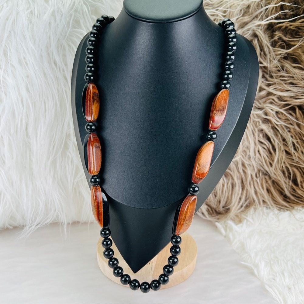 Beautiful vintage black and brown, bohemian chic, beaded necklace